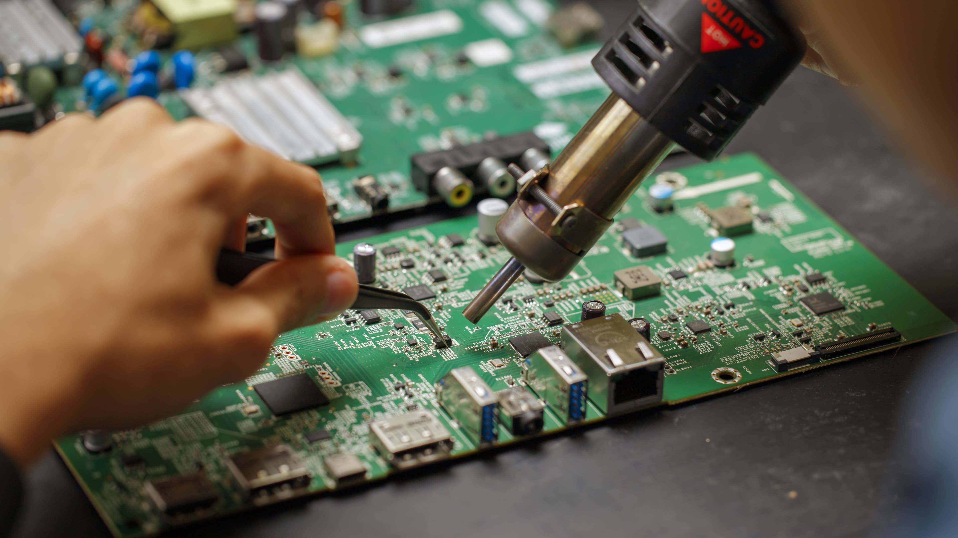 Layout designs and Integrated Circuits